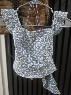 Ditsy Floral Square-Neck Crop Top in Light Blue